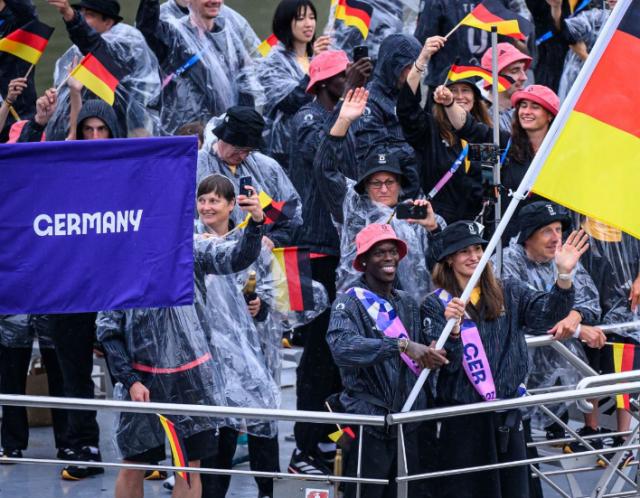 半岛体育-施罗德当旗手看齐诺天王，展望奥运：能赢任何对手