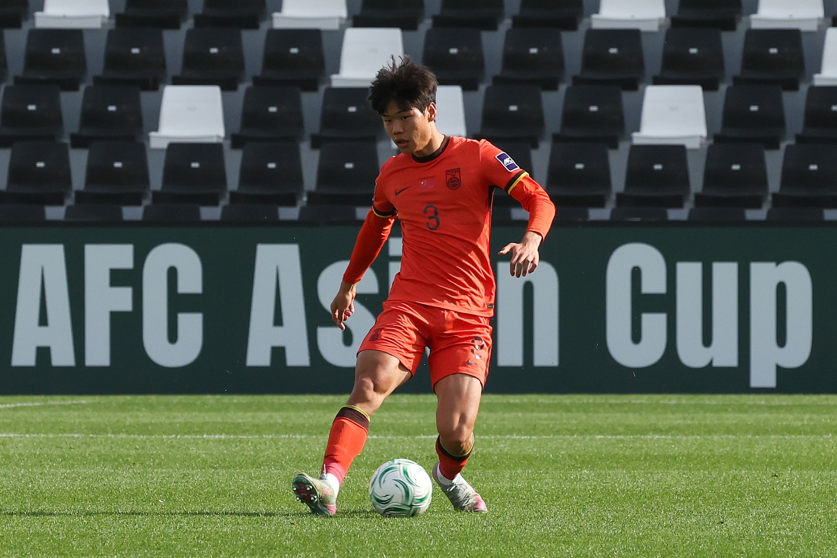 半岛体育注册网址-媒体人：贺一然加盟山东泰山差不多了，玄智健去泰山基本不可能