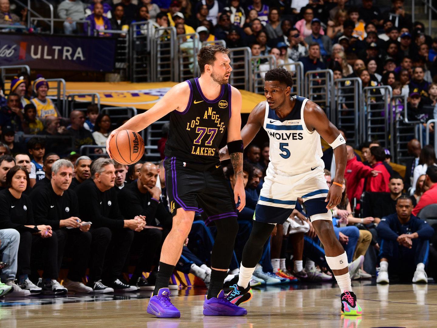 半岛体育官网-湖人1日内3喜临门！詹姆斯不用着急复出，但东契奇想争冠真需要他